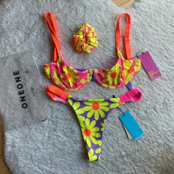 NWT OneOne Swimwear SET Bikini Daisy Flowers Floral Grace Carly NEW Yellow NEW - Picture 3 of 17